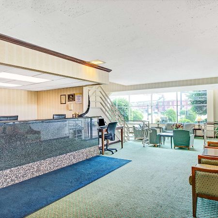 Days Inn By Wyndham Arlington/Washington Dc Exterior foto