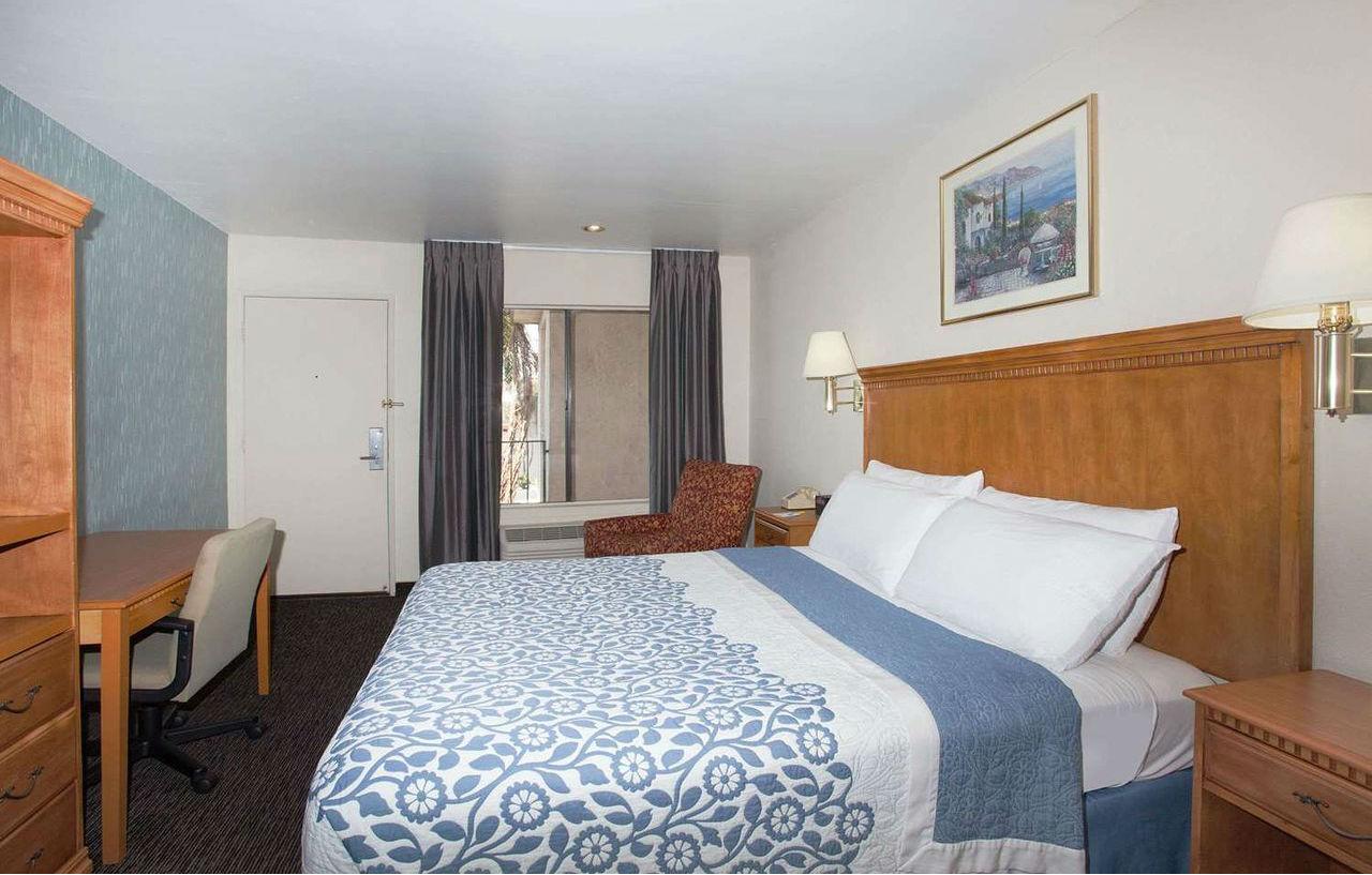 Days Inn By Wyndham Arlington/Washington Dc Exterior foto
